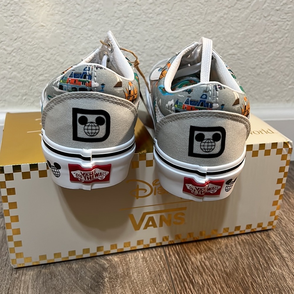 NWT Limited Editions Disney Old Skool Vans Size 5.5! - Picture 3 of 8